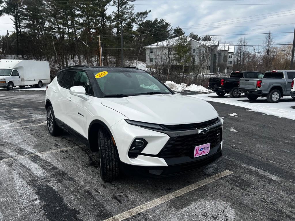 Used 2023 Chevrolet Blazer RS w/ Driver Confidence II Package AWD/4WD image 4