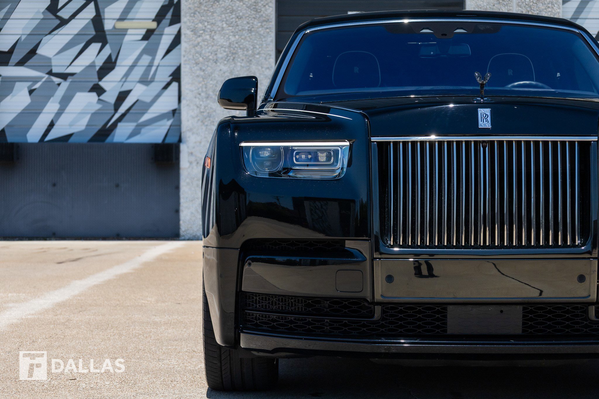 Used 2023 Rolls-Royce Phantom Extended Wheelbase RWD image 4