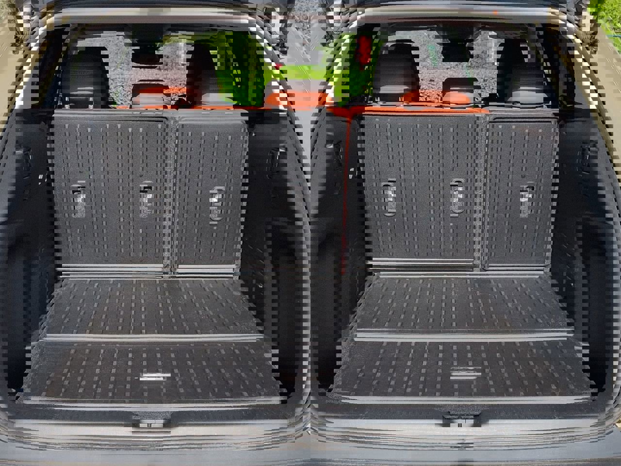 Used 2025 MAZDA CX-50 Meridian Edition w/ Weather Package image 12