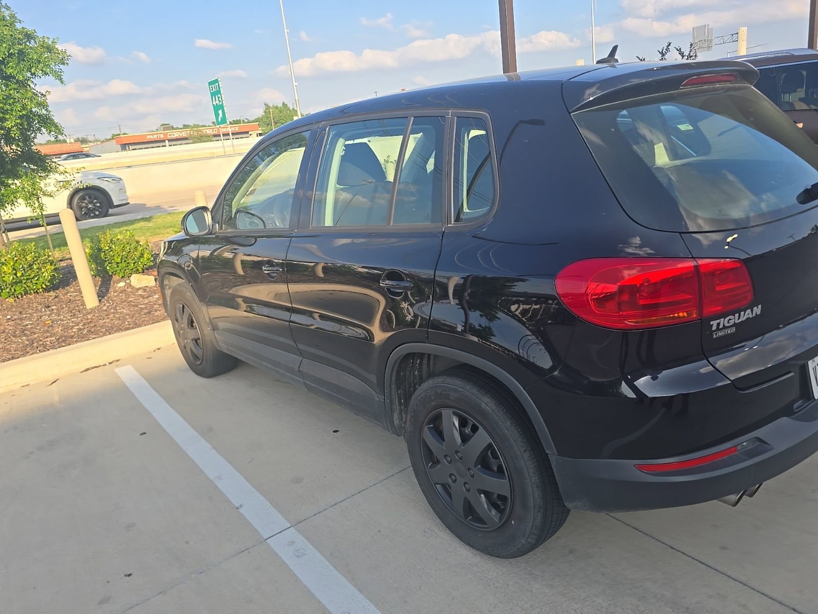 Used 2018 Volkswagen Tiguan Limited image 5