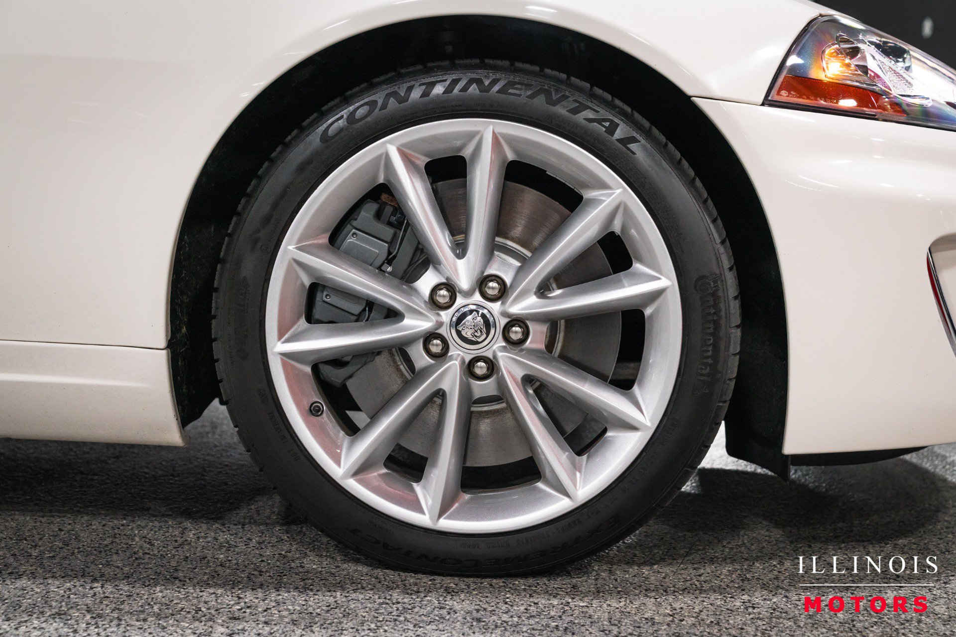 Used 2010 Jaguar XKR R RWD image 12