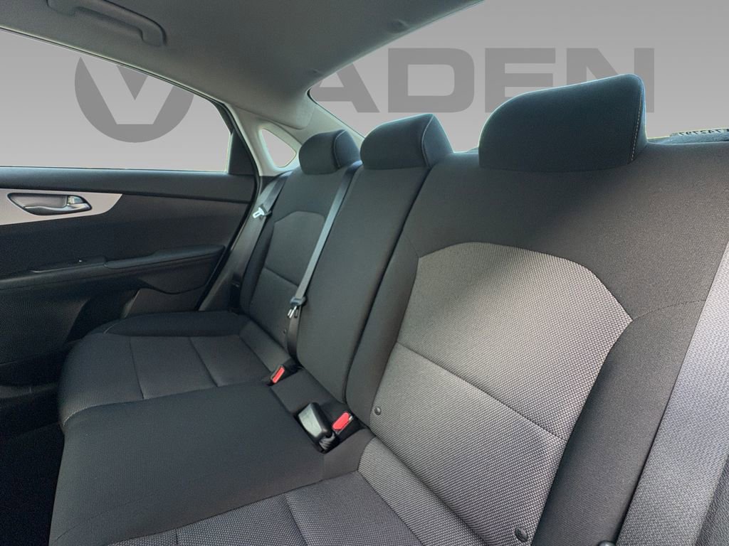 Used 2024 Kia Forte LXS w/ LXS Technology Package image 5