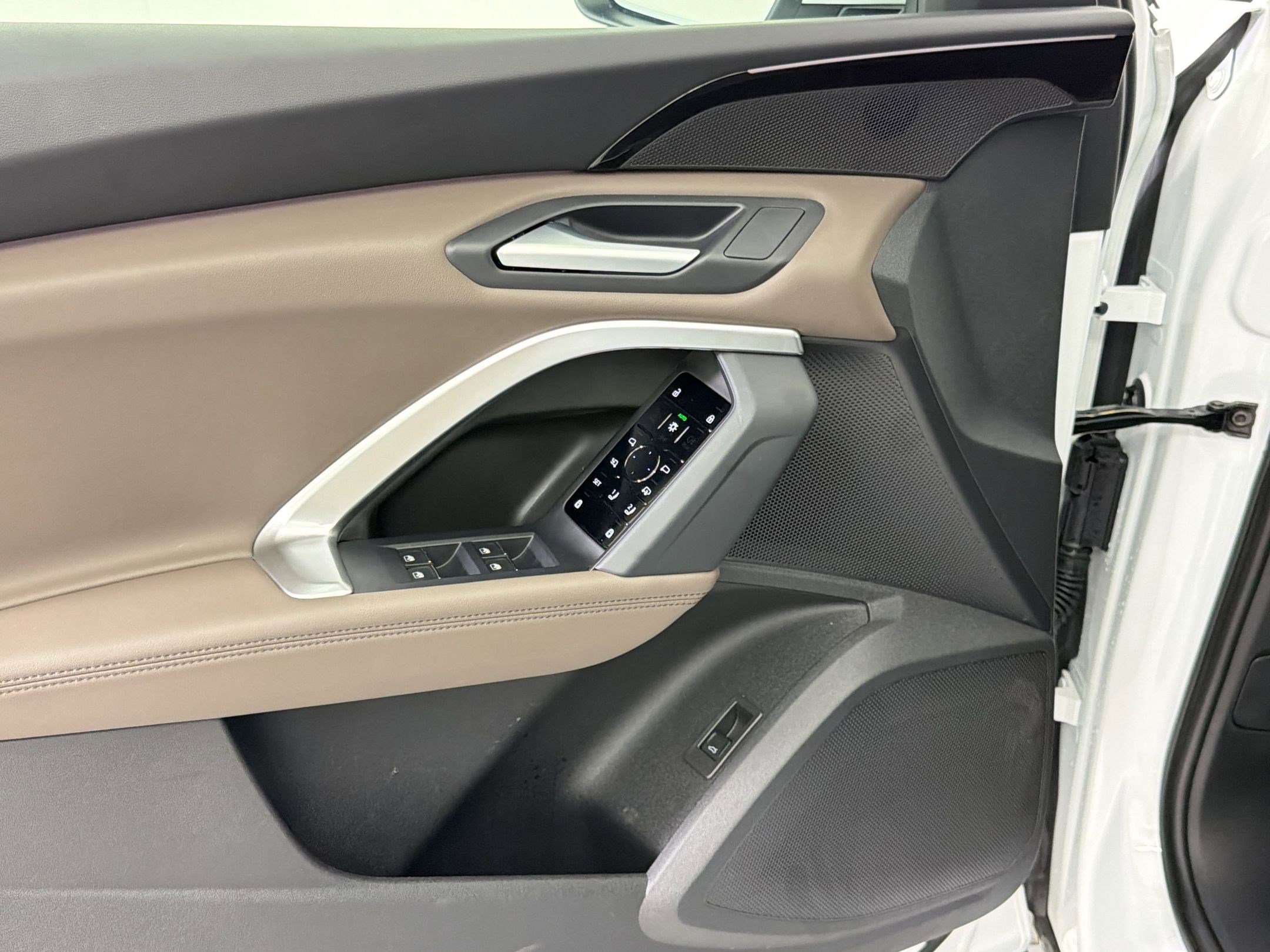 Certified 2025 Audi Q5 Premium w/ Convenience Package image 14