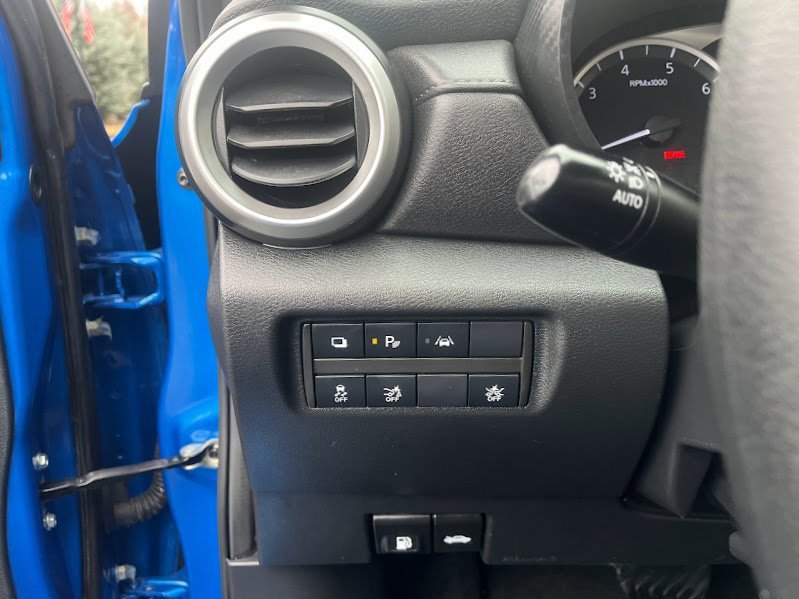 Used 2020 Nissan Versa S image 11