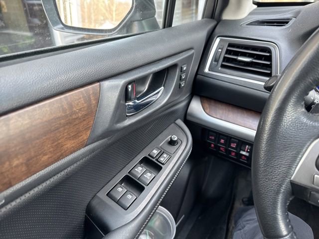 Used 2017 Subaru Outback 3.6R Limited image 6