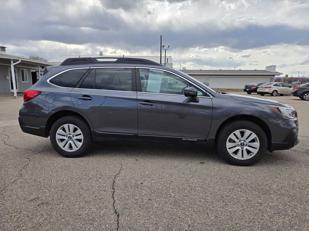 Used 2019 Subaru Outback 2.5i Premium image 3