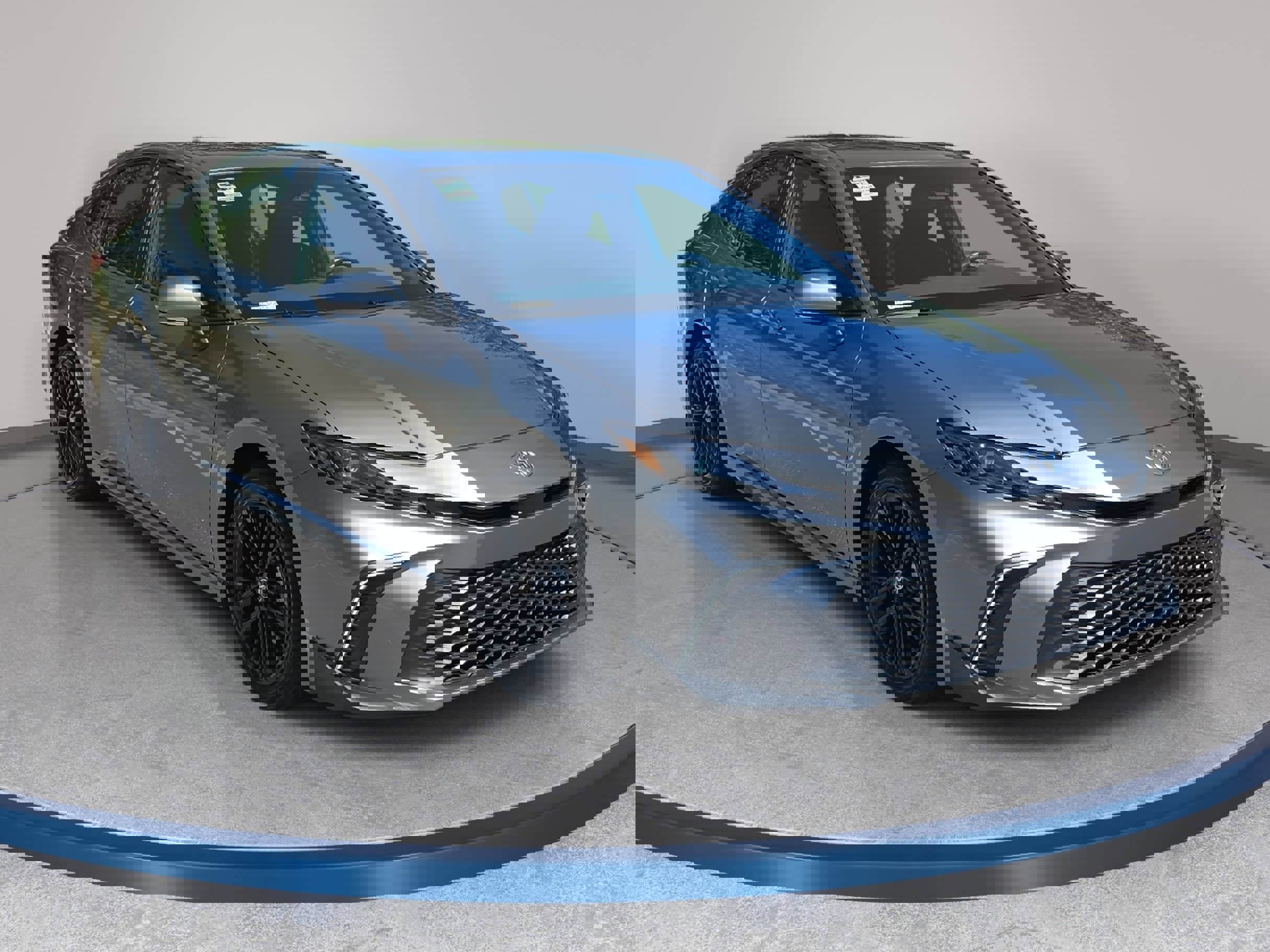 Used 2025 Toyota Camry SE FWD image 3