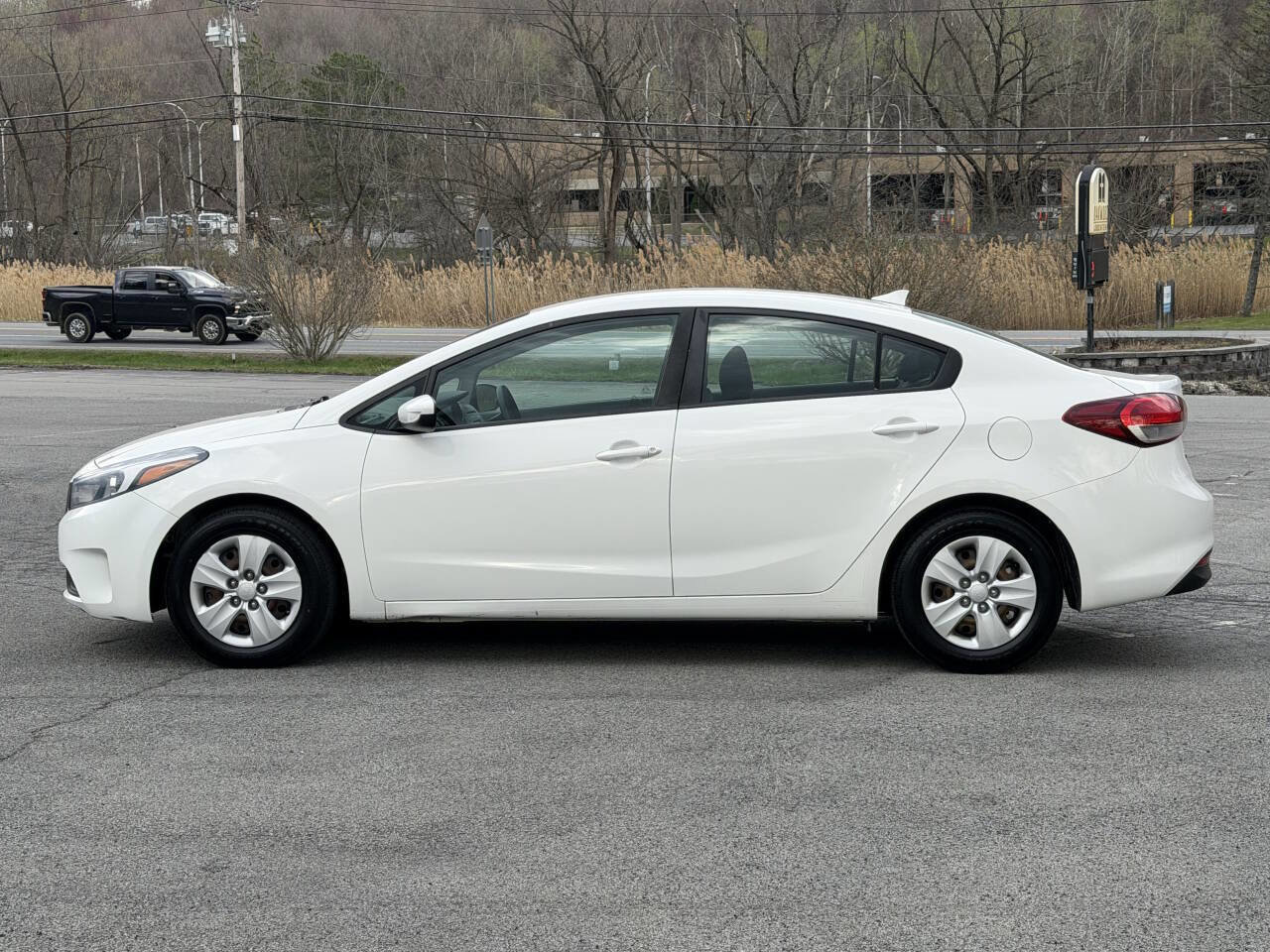 Used 2018 Kia Forte LX image 8