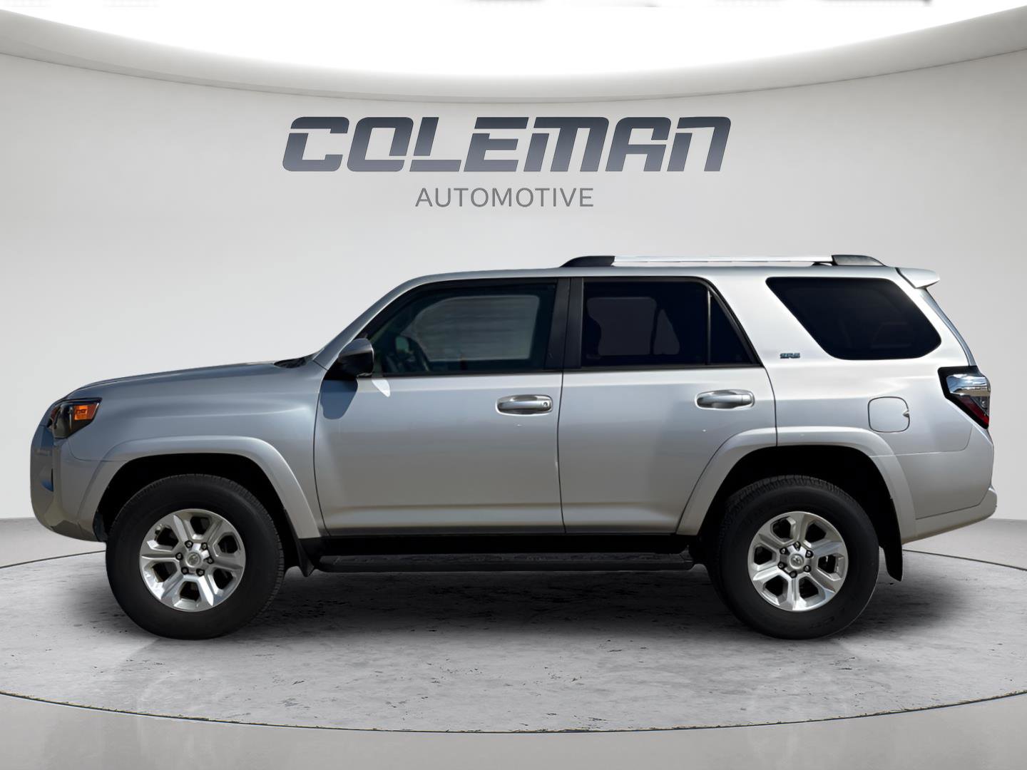 Used 2024 Toyota 4Runner SR5 AWD/4WD image 2