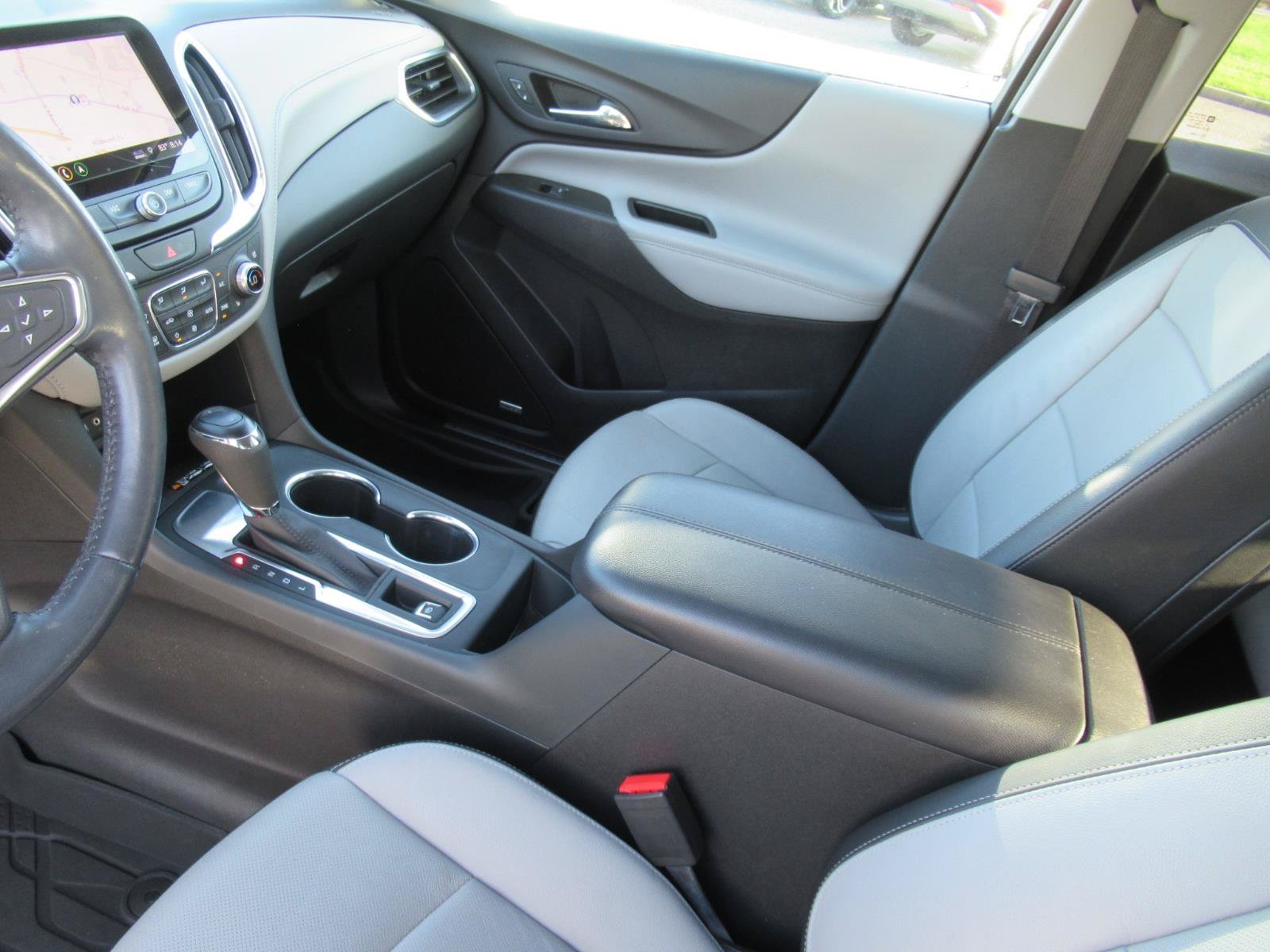 Used 2021 Chevrolet Equinox Premier FWD image 16