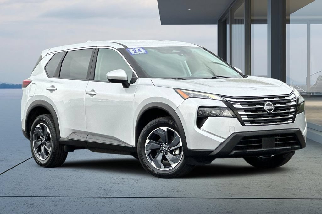 Used 2024 Nissan Rogue SV FWD image 2