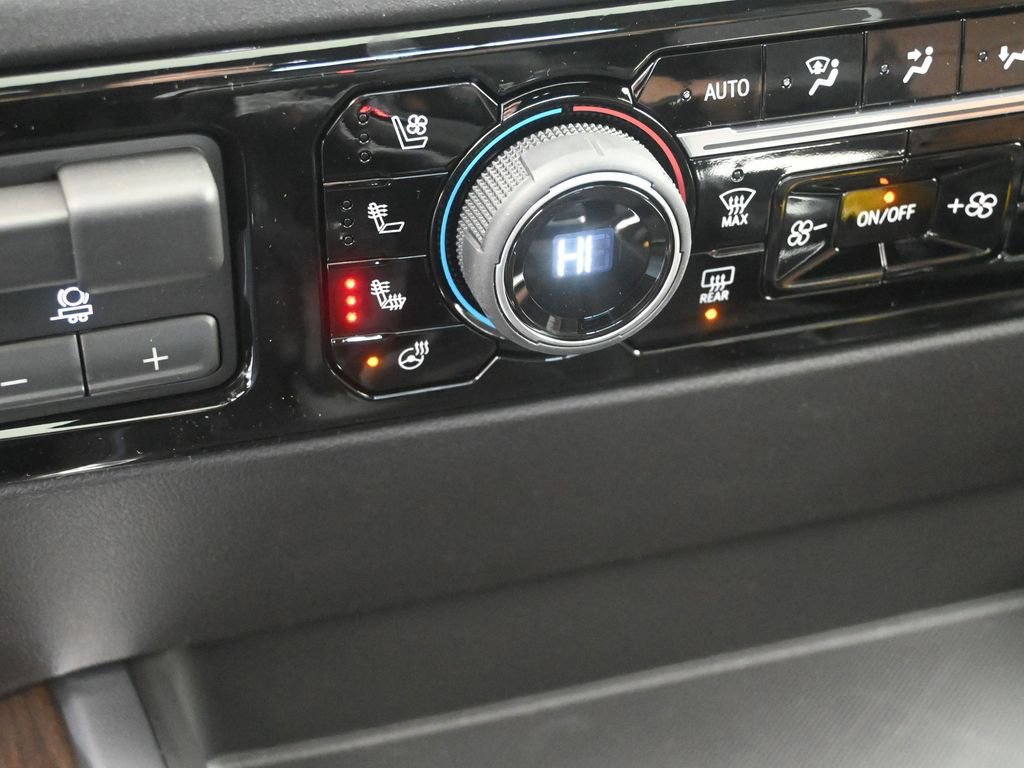 New 2026 Chevrolet Silverado 1500 High Country AWD/4WD image 29