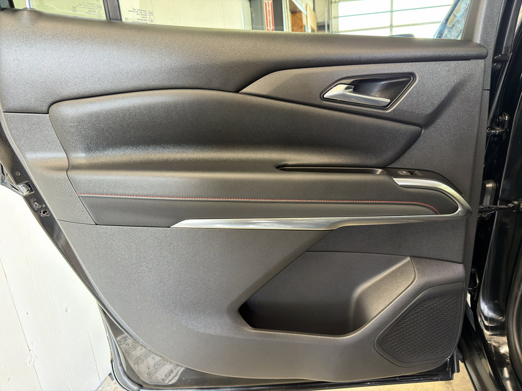 Used 2024 Chevrolet Traverse Z71 image 30