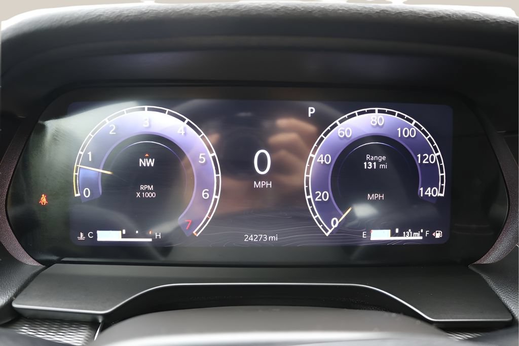 Used 2024 Jeep Grand Cherokee L Altitude AWD/4WD image 28