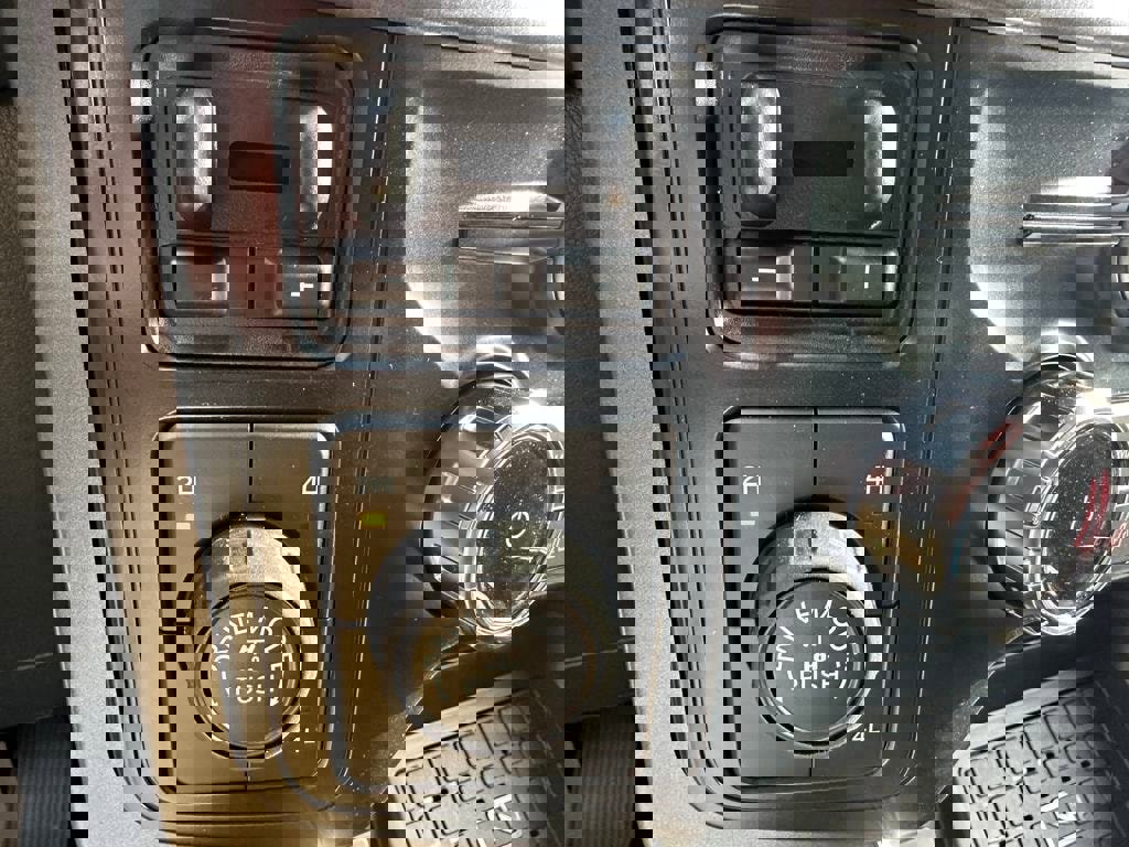 New 2025 Ford F150 XLT w/ Equipment Group 302A MID image 47