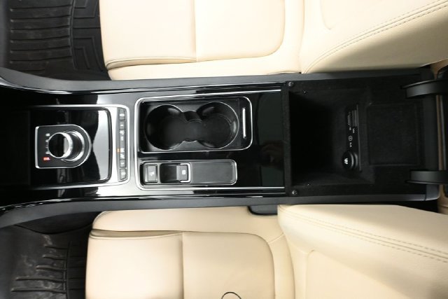 Used 2018 Jaguar XE Premium AWD/4WD image 29