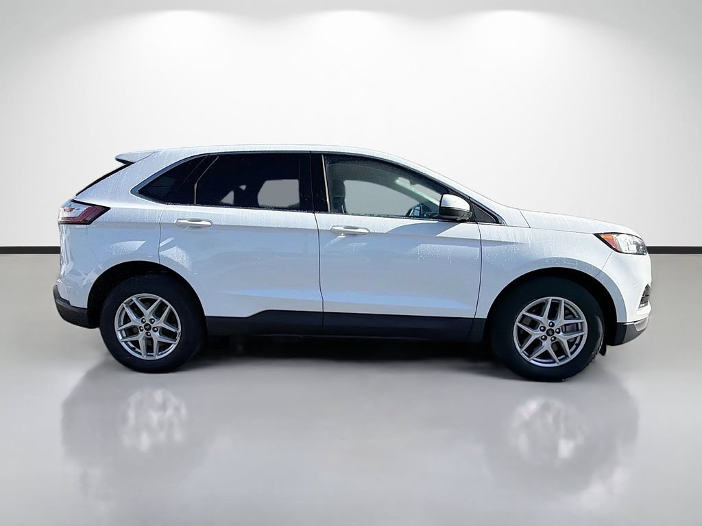 Used 2022 Ford Edge SEL AWD/4WD image 2