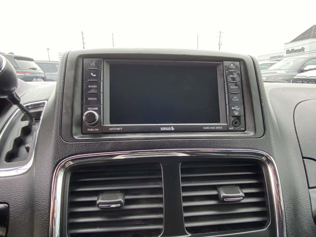 Used 2014 Dodge Grand Caravan SXT image 21