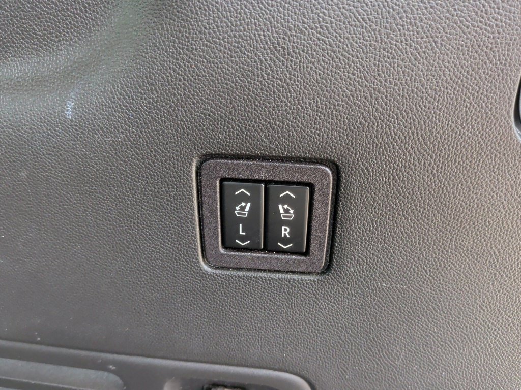 Used 2021 Chevrolet Traverse High Country w/ LPO, Floor Liner Package AWD/4WD image 48