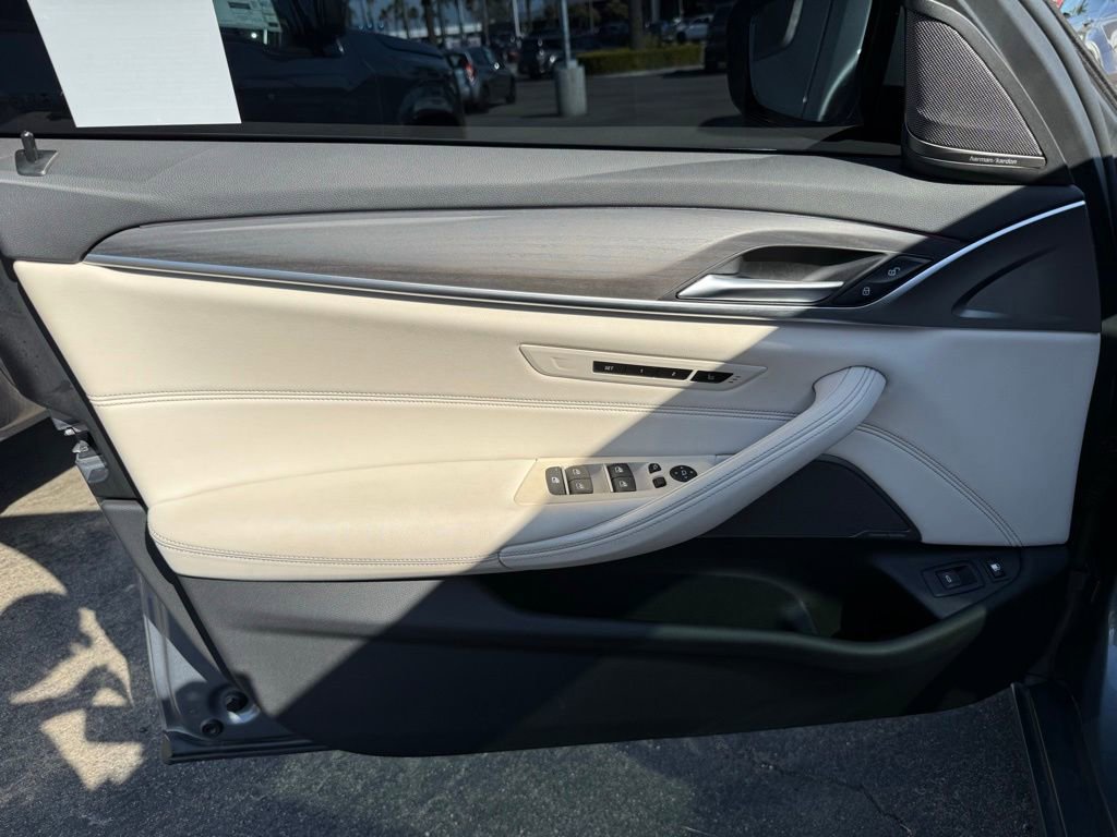Used 2023 BMW 530e w/ Premium Package RWD image 20