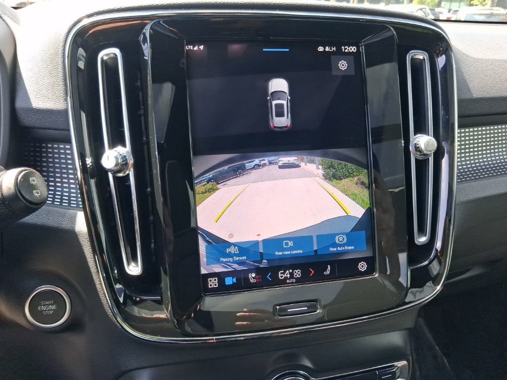 Used 2023 Volvo XC40 B5 Plus w/ Climate Package image 23