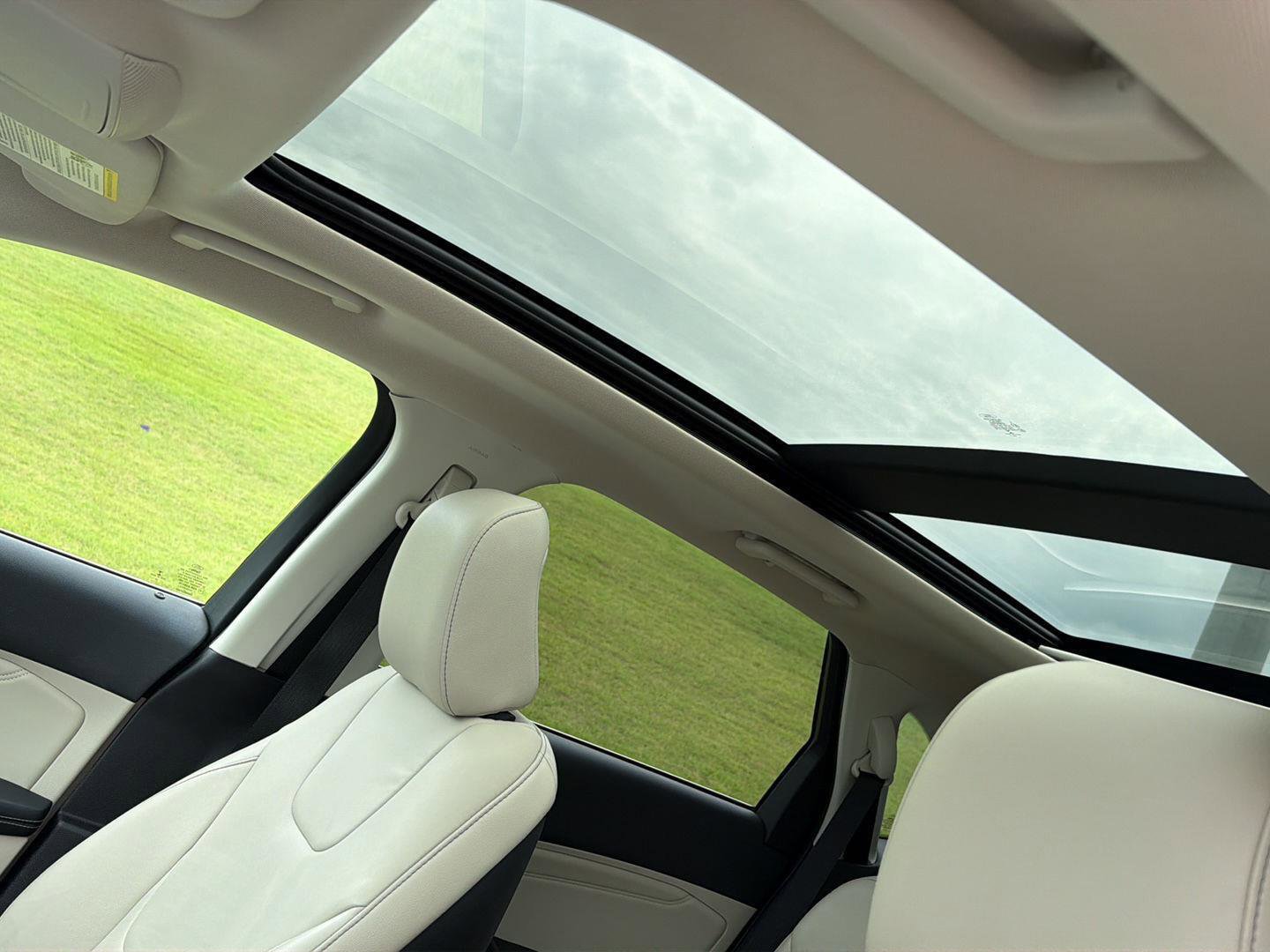 Used 2020 Ford Edge Titanium FWD image 34