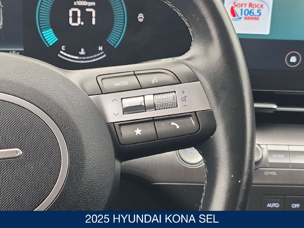 Certified 2025 Hyundai Kona SEL AWD/4WD image 20