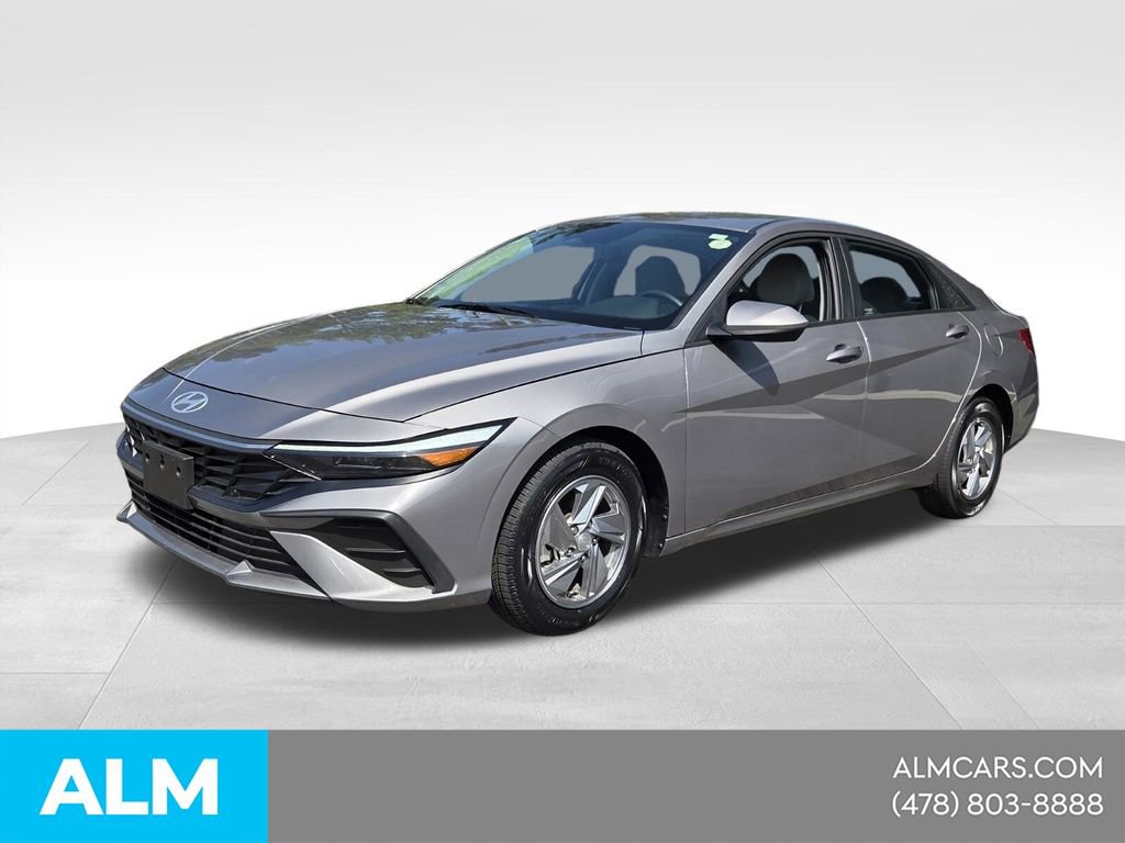 Used 2024 Hyundai Elantra SE