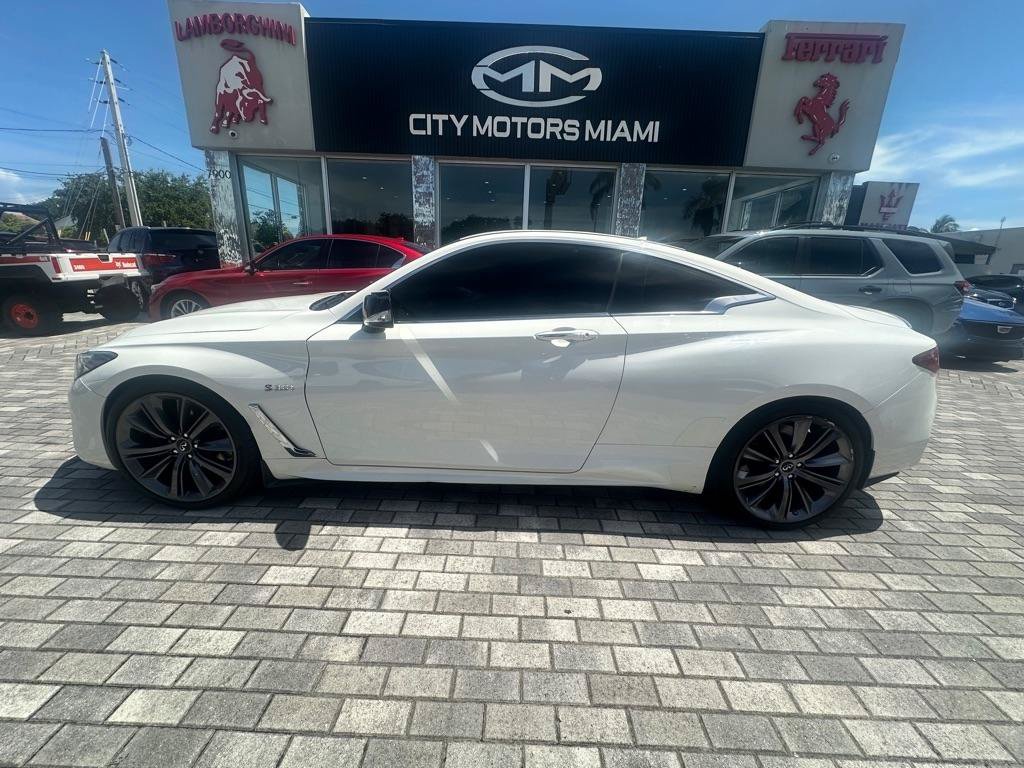 Used 2017 INFINITI Q60 Red Sport 400 RWD image 4