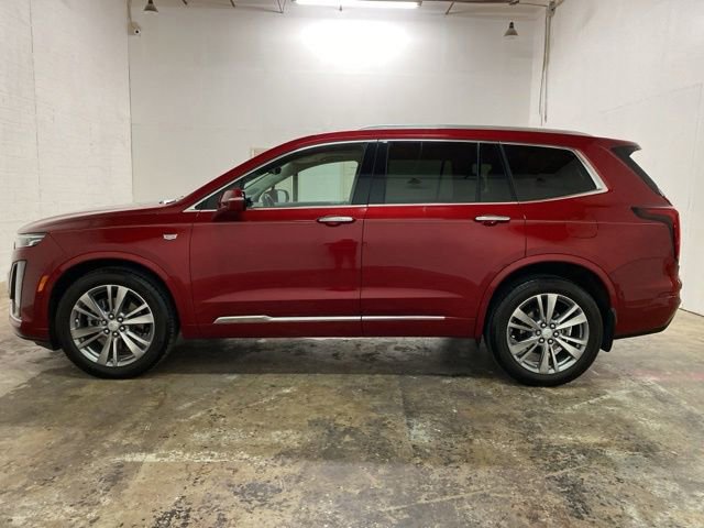 Used 2023 Cadillac XT6 Premium Luxury w/ Technology Package AWD/4WD image 2
