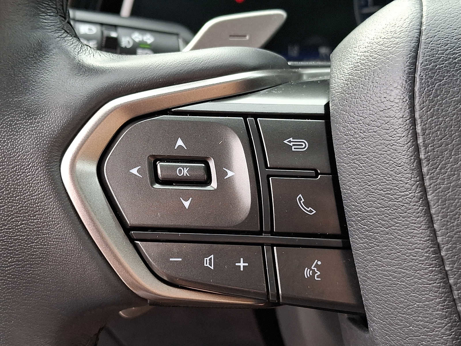 Used 2024 Lexus RX 350 Premium w/ Accessory Package (Z1) image 18