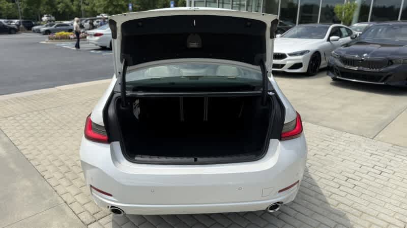 Used 2025 BMW 330i xDrive Sedan w/ Convenience Package AWD/4WD image 18