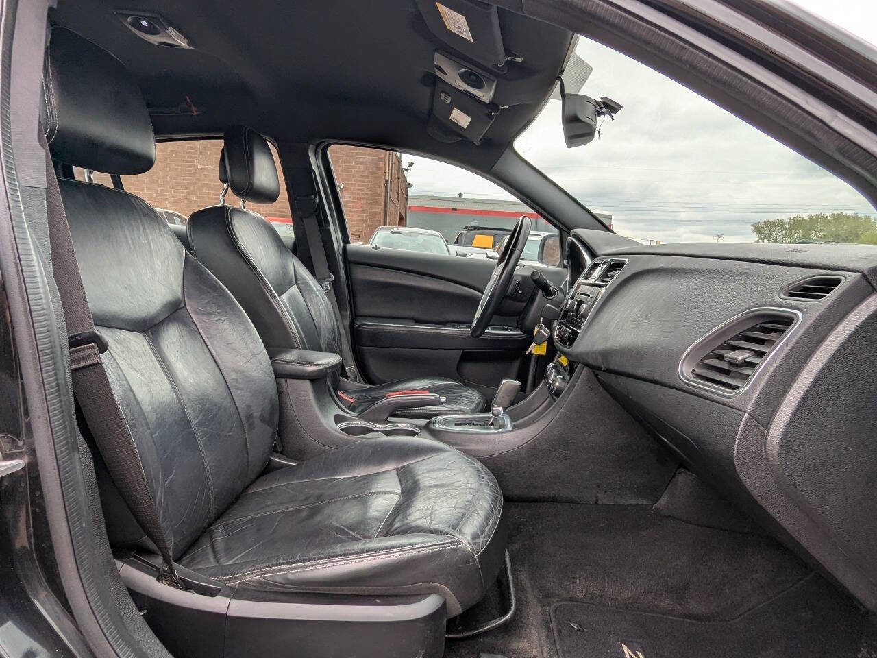 Used 2013 Chrysler 200 Limited FWD image 15
