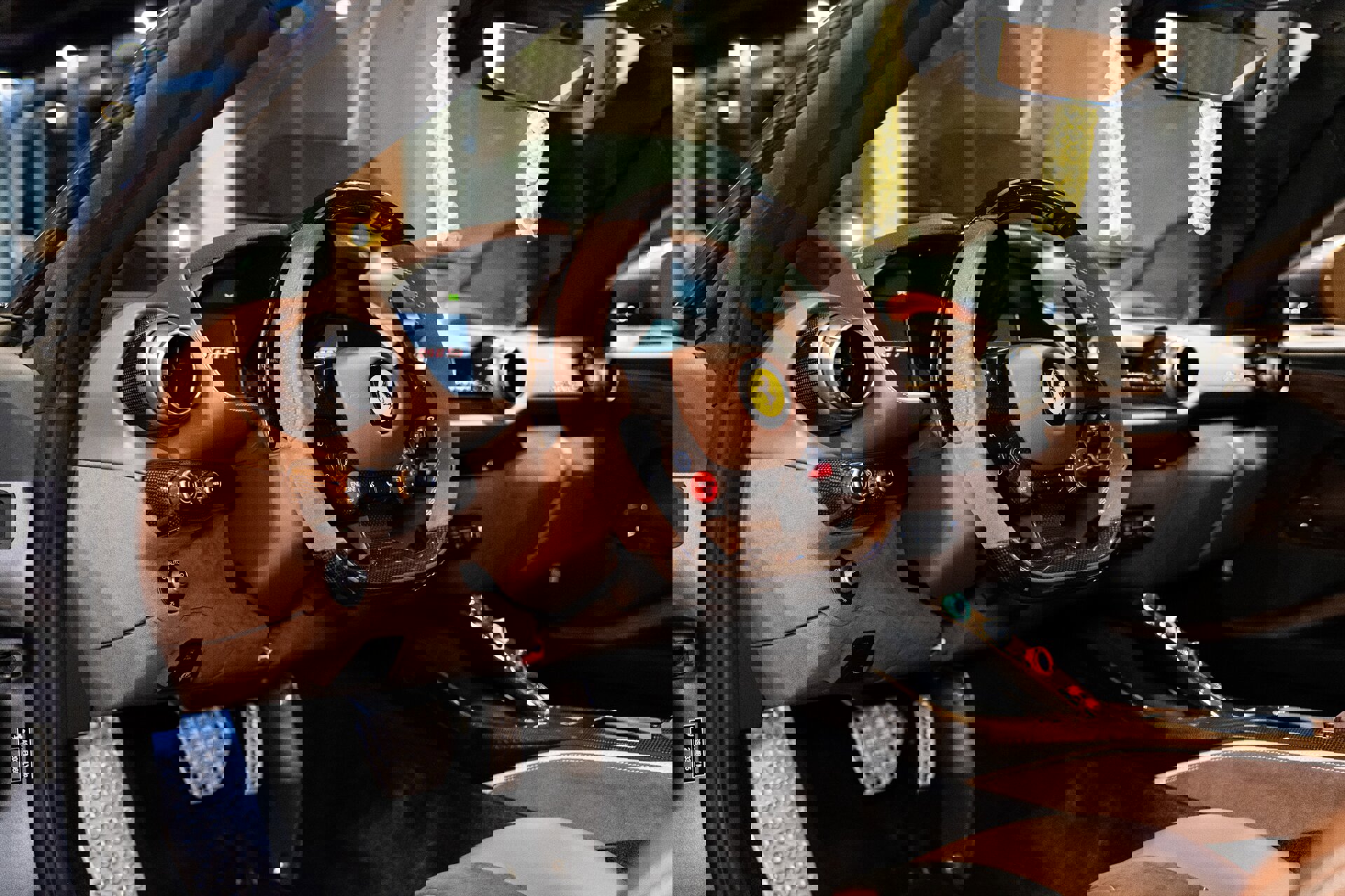 Used 2022 Ferrari 812 GTS image 19