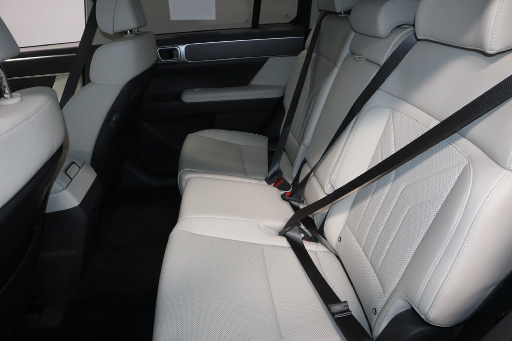 Certified 2026 Hyundai Santa Fe SEL AWD/4WD image 20