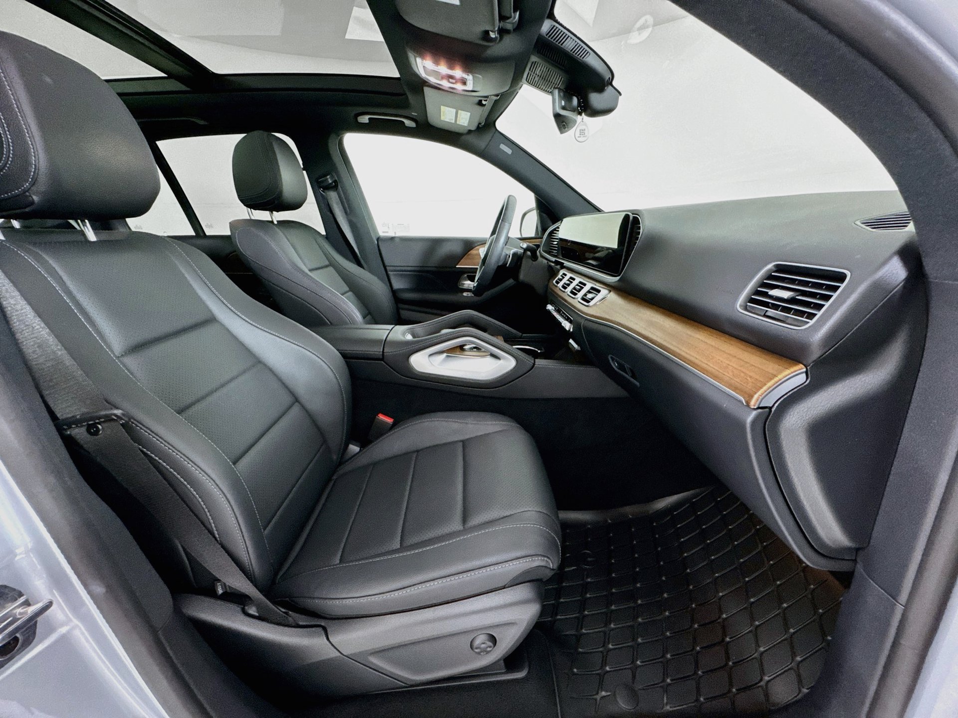 Certified 2025 Mercedes-Benz GLE 350 4MATIC image 31