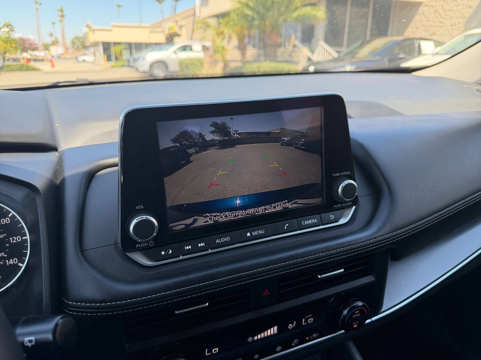 Used 2025 Nissan Rogue SV FWD image 25