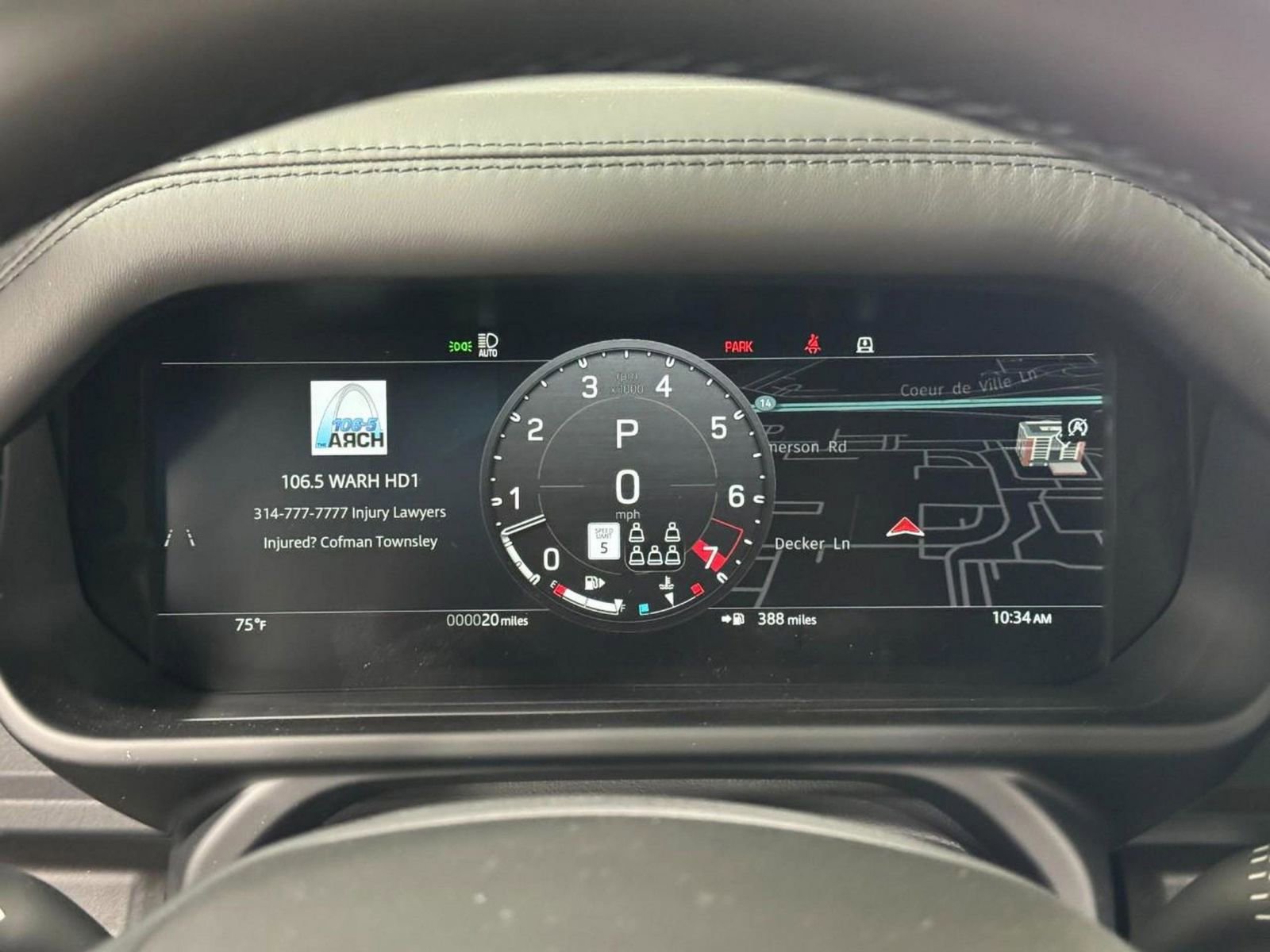 New 2026 Land Rover Defender 130 X-Dynamic SE image 32