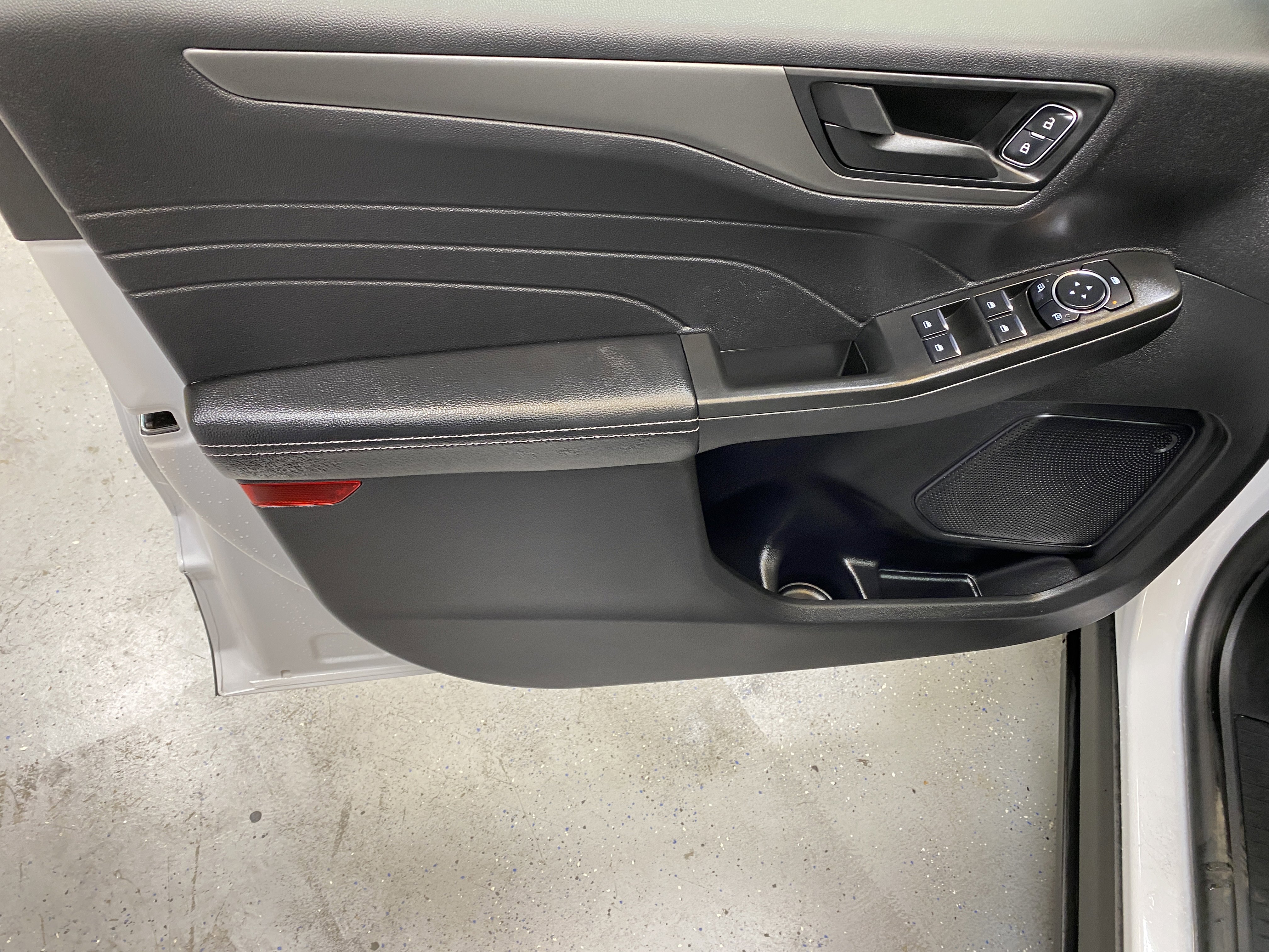 Used 2025 Ford Escape Active image 21