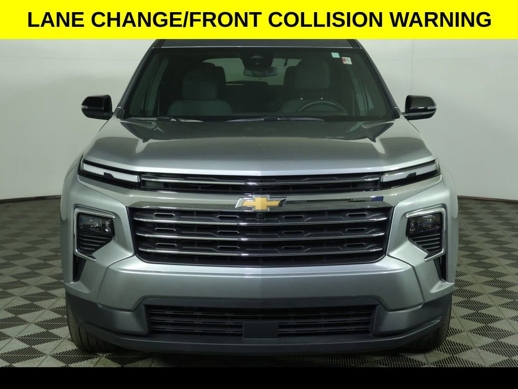 Used 2025 Chevrolet Traverse LT image 12