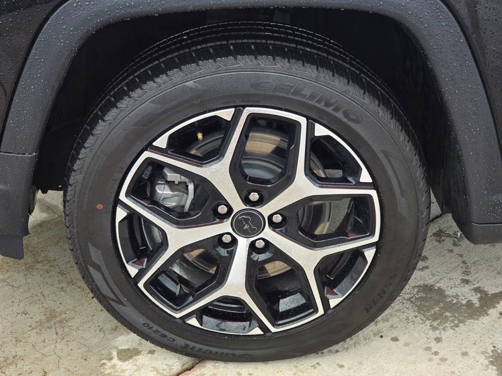 Used 2025 Jeep Compass Limited AWD/4WD image 9