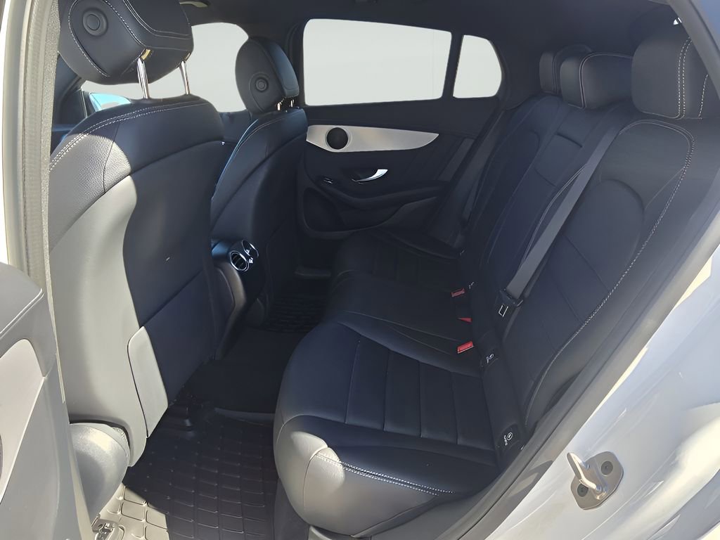 Used 2023 Mercedes-Benz GLC 300 4MATIC Coupe image 14
