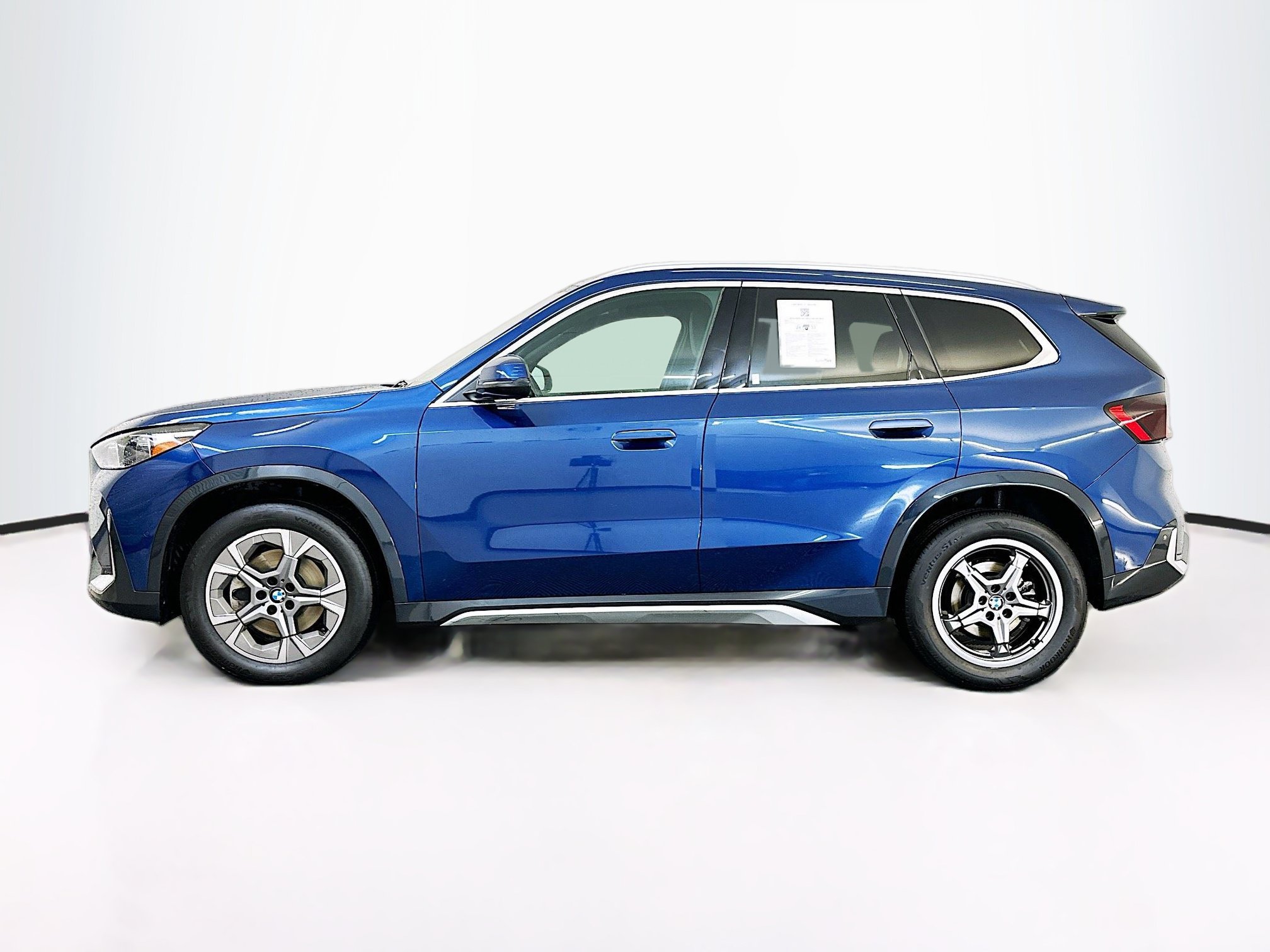 Used 2025 BMW X1 xDrive28i AWD/4WD image 4