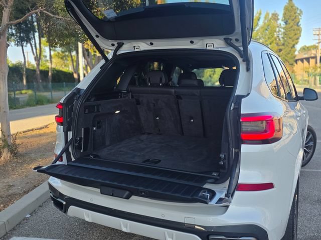 Used 2020 BMW X5 M50i w/ Parking Assistance Package AWD/4WD image 12