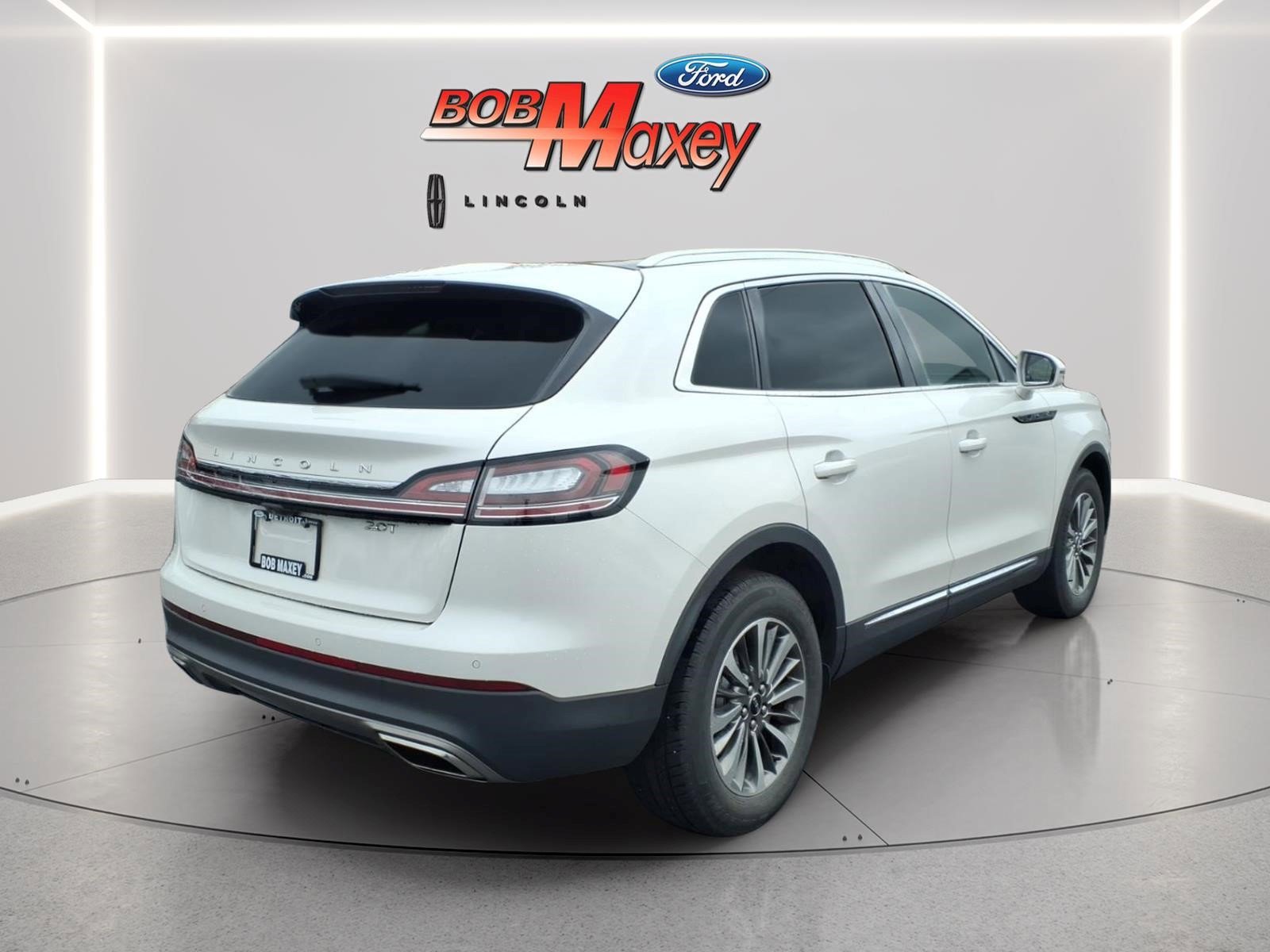 Used 2019 Lincoln Nautilus Select FWD image 4