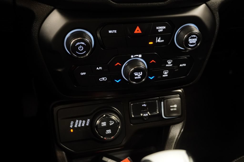 Certified 2023 Jeep Renegade Trailhawk AWD/4WD image 33
