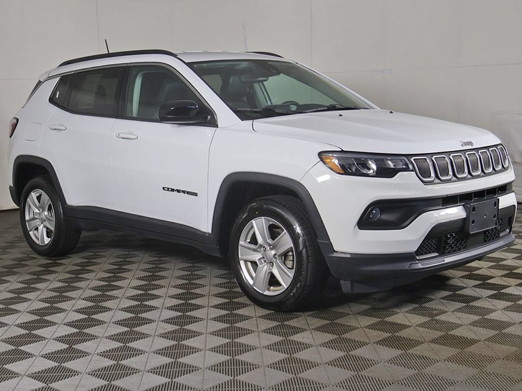 Used 2022 Jeep Compass Latitude AWD/4WD image 2