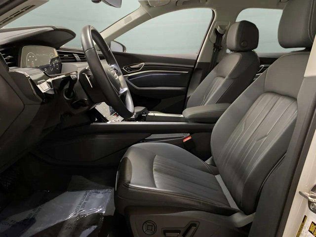 Used 2024 Audi Q8 e-tron Premium Plus w/ Premium Plus Package image 18