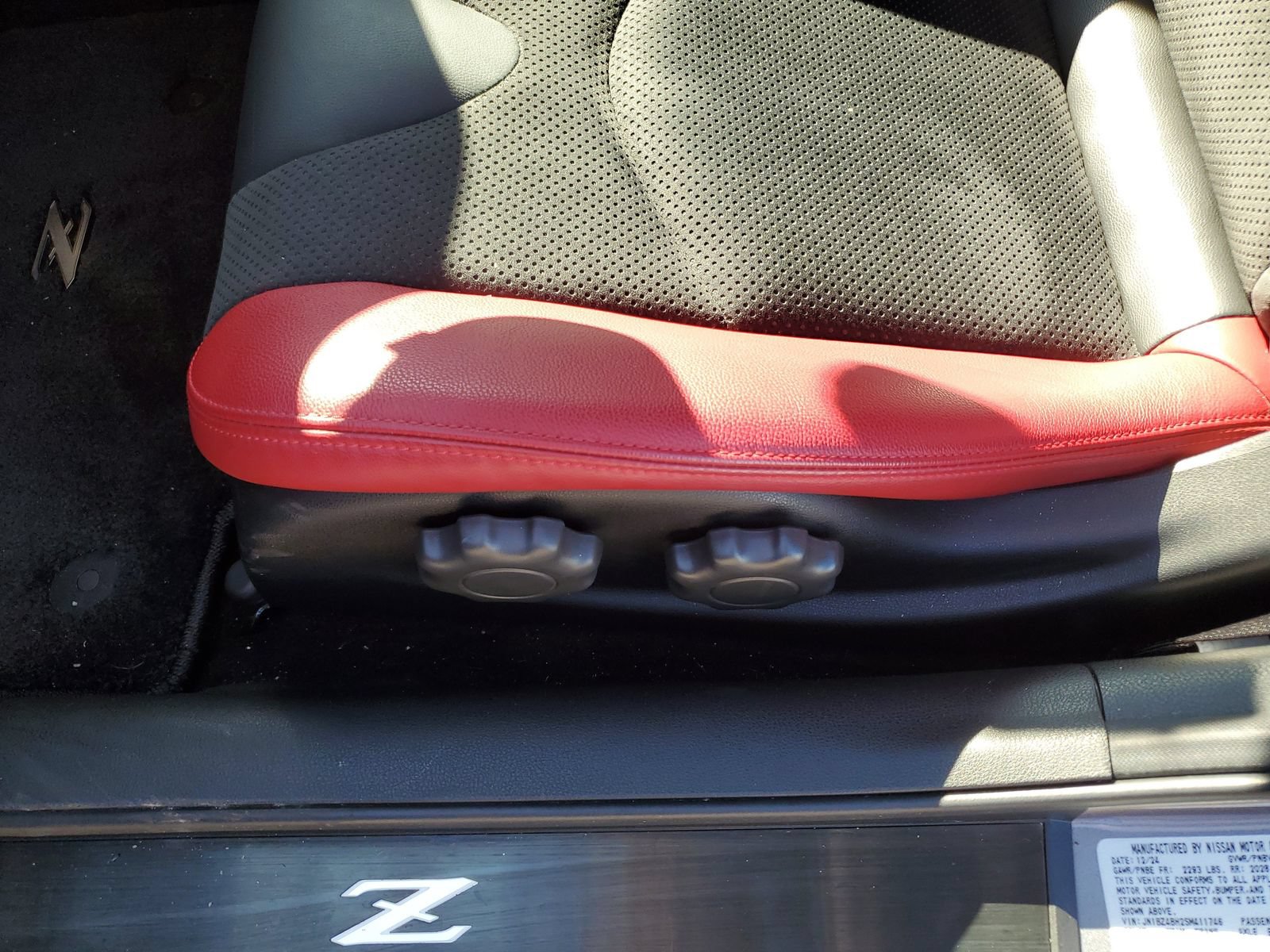 Used 2025 Nissan Z Performance w/ Floor Mat Package RWD image 13