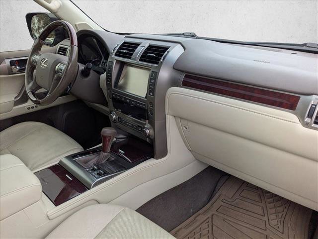 Used 2016 Lexus GX 460 w/ Premium Package image 22